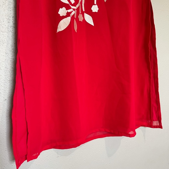 Excellent Thawb Red with Flower Embroidery - Picture 5 of 10